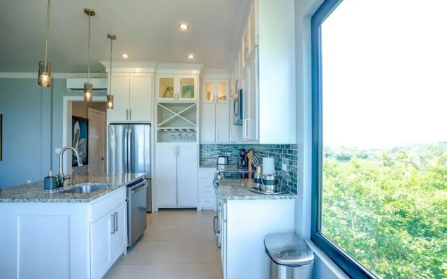 Oceanfront Sunset Gecko Condo - Second Floor 2B
