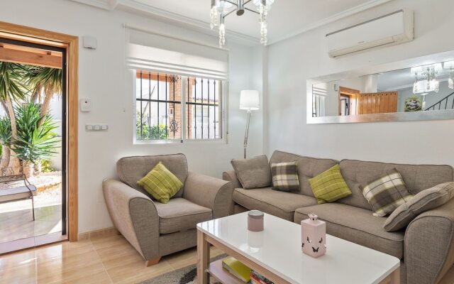 Nice holiday home in Lo Crispin near Ciudad Quesada with shared pool