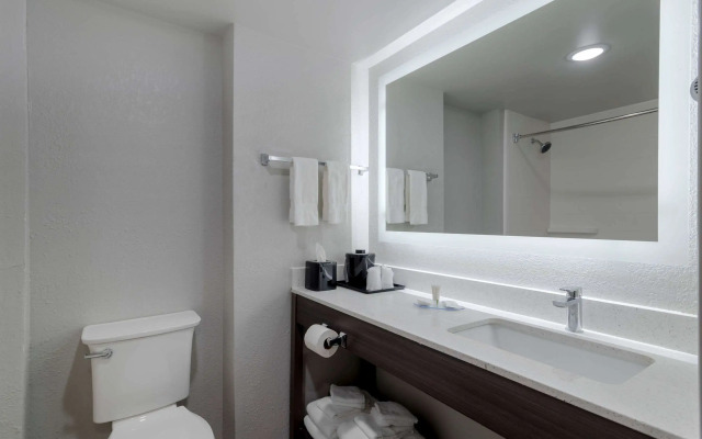 Clarion Pointe McDonough