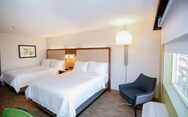 Holiday Inn Express Carlsbad, an IHG Hotel