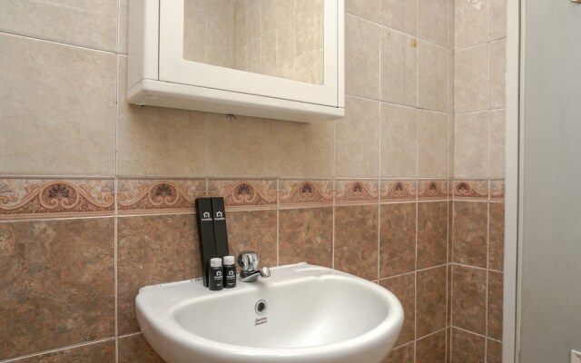 Spacious and Comfortable 2BR Puri Garden Apartment