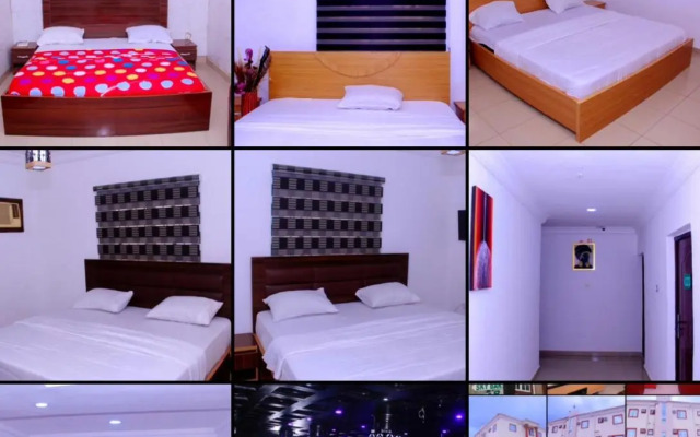 Yais Hotel and Suites
