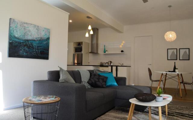 Hilltop Apartments Phillip Island - Adults Only