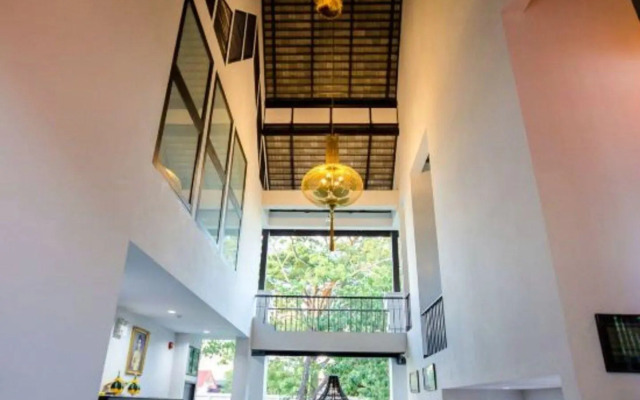 Jamadevi Hotel