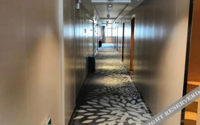 Star hotel (Wuhan Jiangcheng Avenue International Expo Center store)