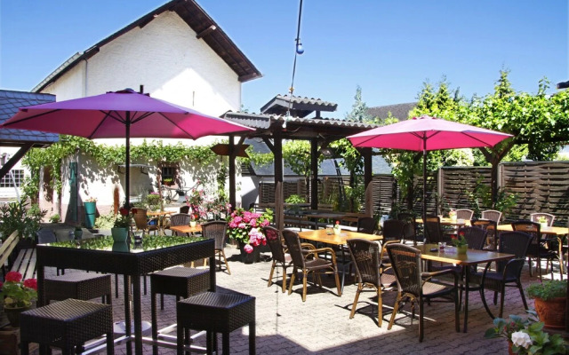 Gästehaus Weingut - Fröhliches Weinfass