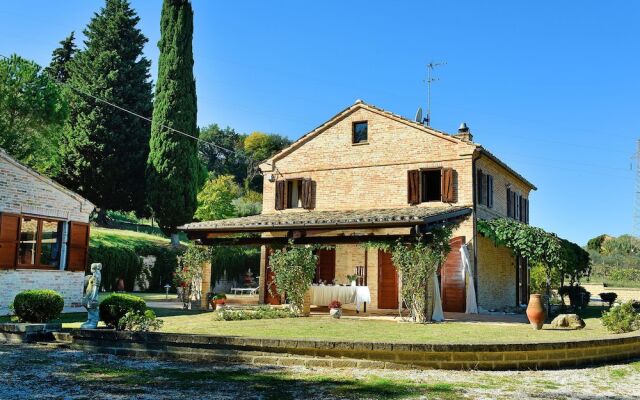 Elegant Villa in Montecosaro Italy with Jacuzzi