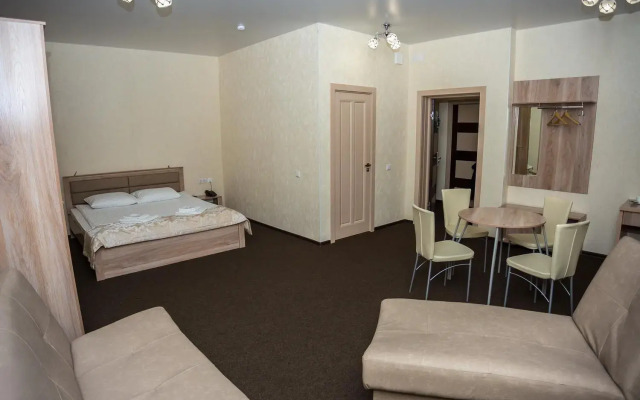Sportivno-Gostinichnyij Kompleks Zima-Leto Hotel