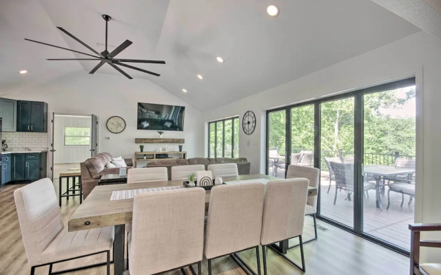 Waterfront Escape: Ozarks Home + Guest House!