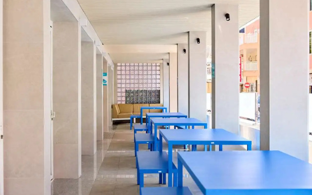 Ahoi! Urban Beach Hotel
