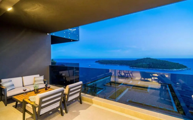 New&Luxury 5* with an Amazing View - Pure Apartment
