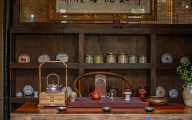 Lijiang Ten Courtyard Inn