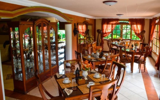 Hostal Posada Real