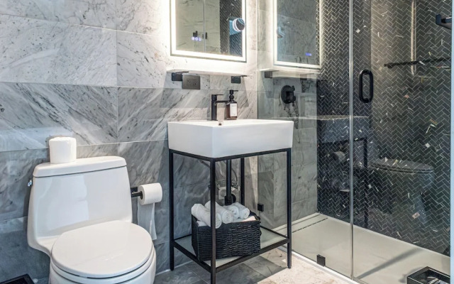 El Savoy Queen-Pool ResortVibe NearBeach