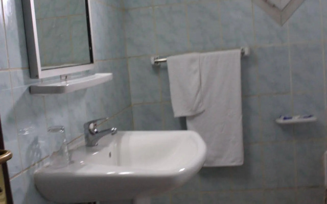 Tou'Ngou Hotel