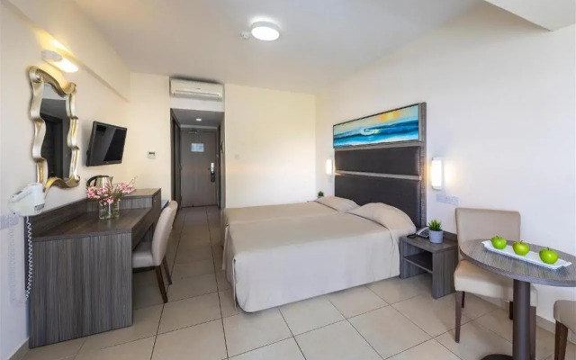 Tofinis Hotel
