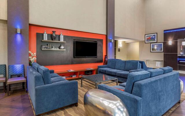 Comfort Suites Waco North - Near University Area