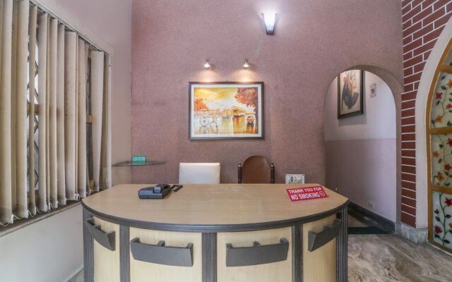 OYO 71148 Meera Guest House