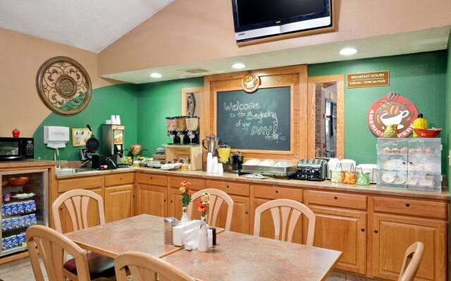 AmericInn by Wyndham Forest Lake