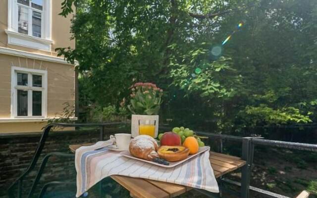 CityCenter Magnific Gem - 2BDR & 2 Baths
