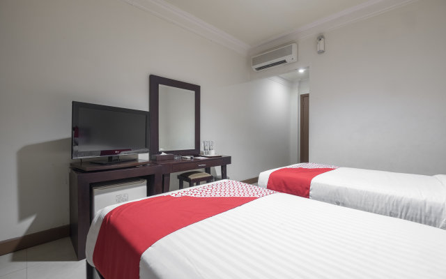 OYO 1114 Hotel Denpasar Makassar