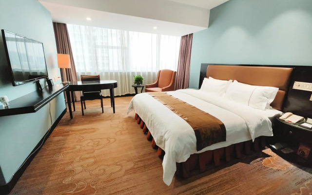 Skyline Plaza Hotel
