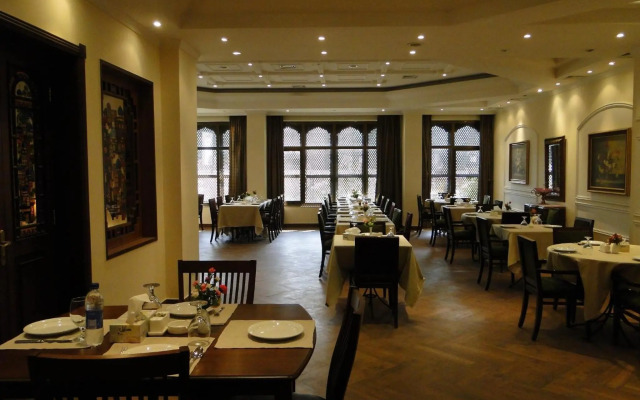 Shanashel Palace Hotel