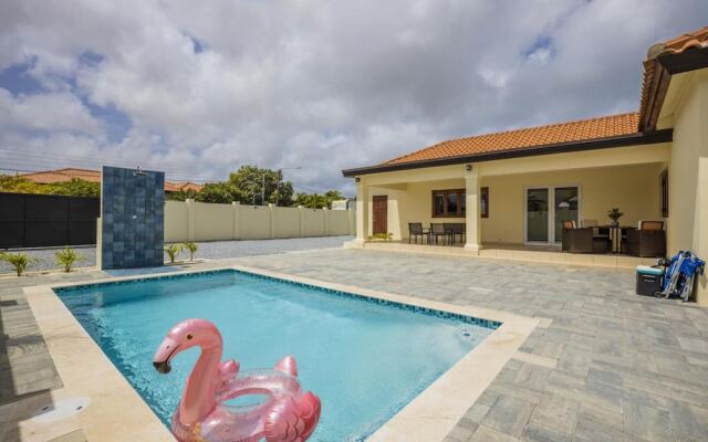 Remodeled 3BR w Private Pool Close to Palmbeach