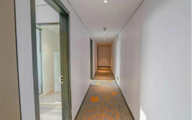 reen Season Hotel MINI (Longdong Avenue, Shanghai New International Expo Center)