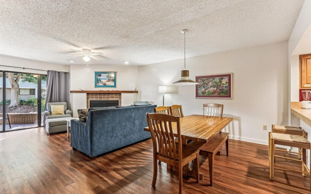 St. Augustine's Oceanfront Oasis: Hibiscus F102