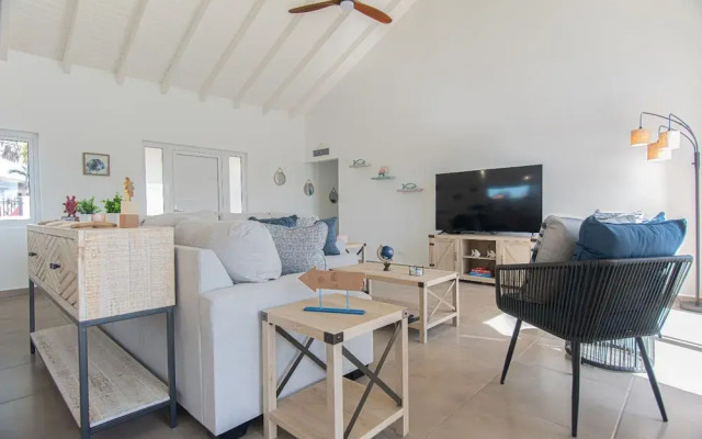 Breathtaking Prvt 4BR Pool Villa 5 Min to Beach