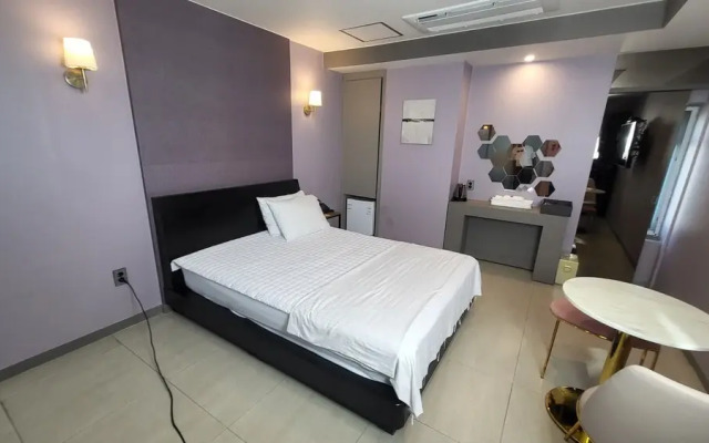 Elysee Hotel
