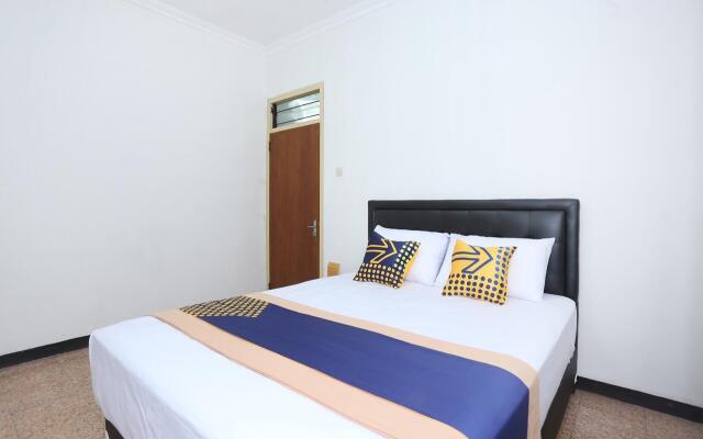 OYO 2268 Tim-tim Homestay SyariahNearUniversitas Gadjah Mada