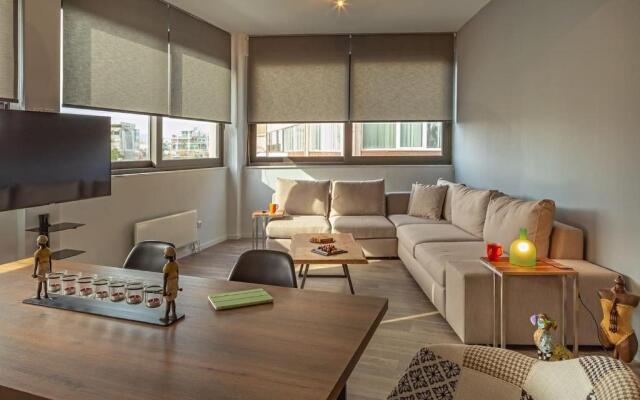 THE apartment 2 BDRS/2 BATHS luxury residence