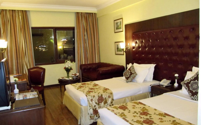 Hotel Ritz Plaza