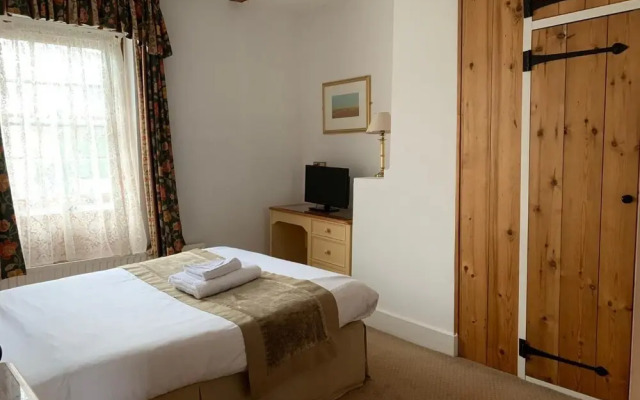 Warren Lodge Hotel