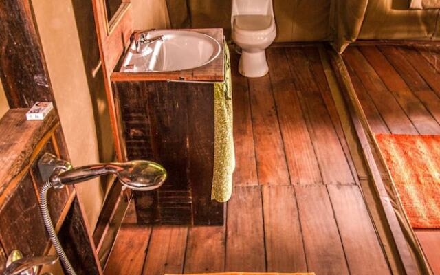 Selous Butembo Tented Lodge Lotus