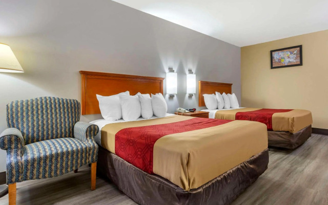 Econo Lodge & Suites Southern Pines - Pinehurst