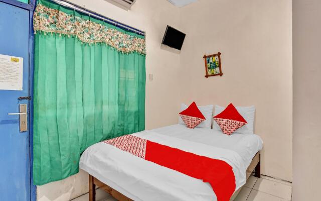 OYO Life 90523 Homestay Jenggolo