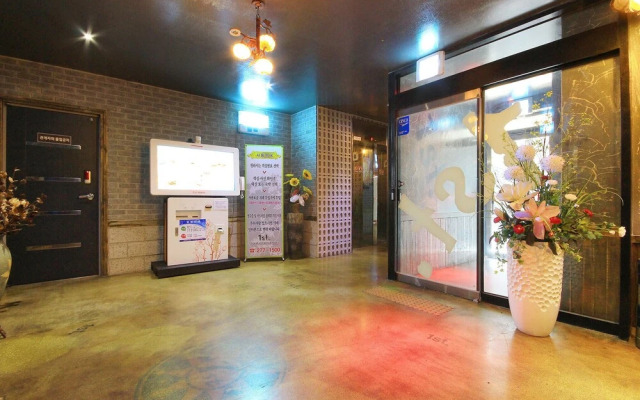 Jeonju Sanjeondong Cheotbeonjjae Hotel