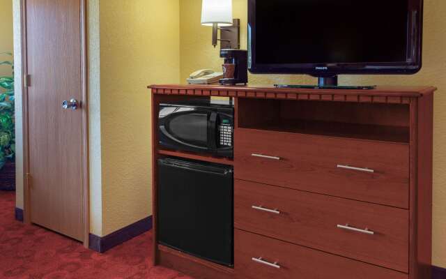 AmericInn by Wyndham West Bend