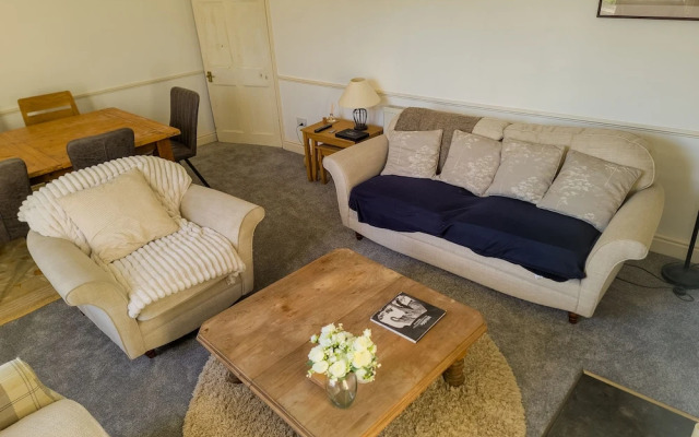 Stunning Georgian Spacious Apartment Central Bath