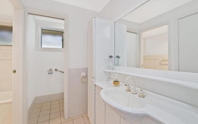 Aqualuna at Lighthouse Beach, 8 Capalla Court,