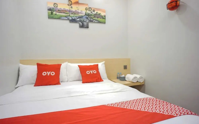 OYO 92956 Travelbiz Hotel