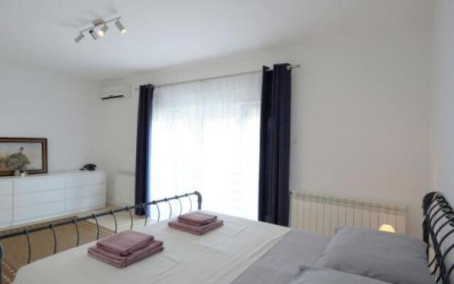 Holiday Home Ana (MDN148)