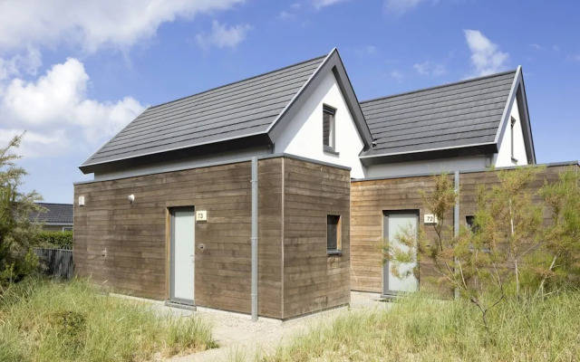 Modern Holiday Home, Near the Sea
