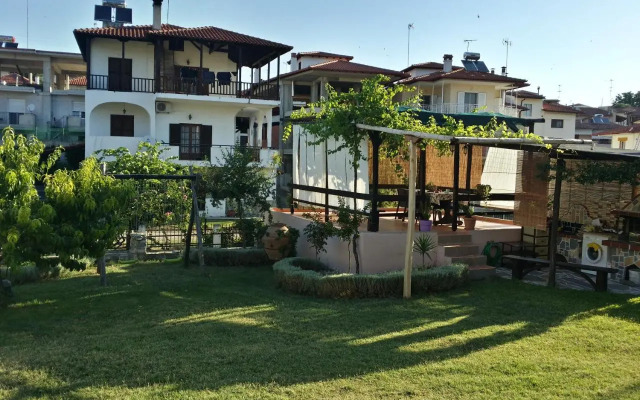 Voula Kourbeti Apartments