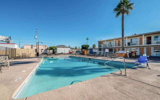 Econo Lodge Phoenix North I-17