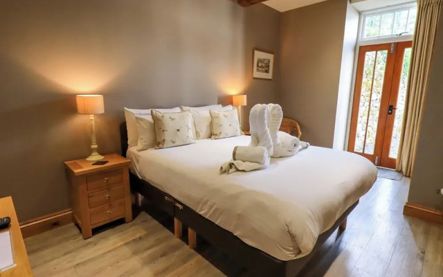 Abbots Reading Mews 2