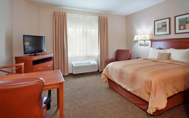 Candlewood Suites Kansas City Airport